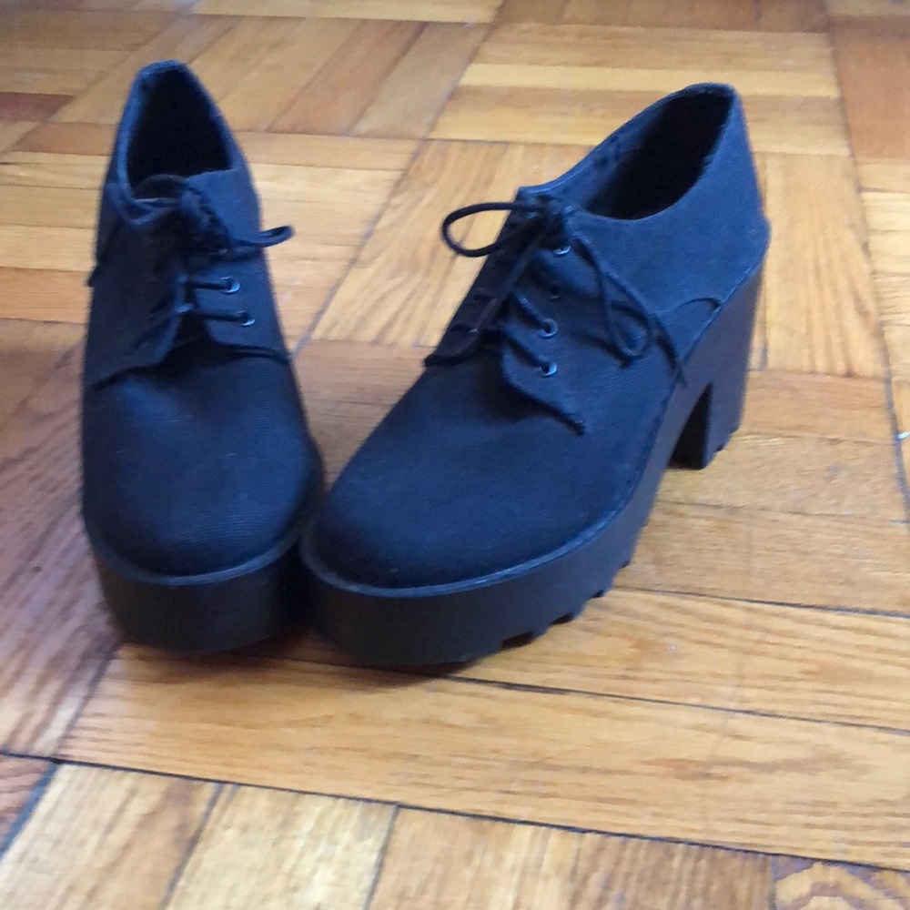 HEELS!!!! - Picture 3 of 5